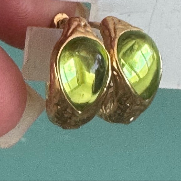 Gold Tone Hoop Earrings With Large Green Stone - Picture 9 of 11